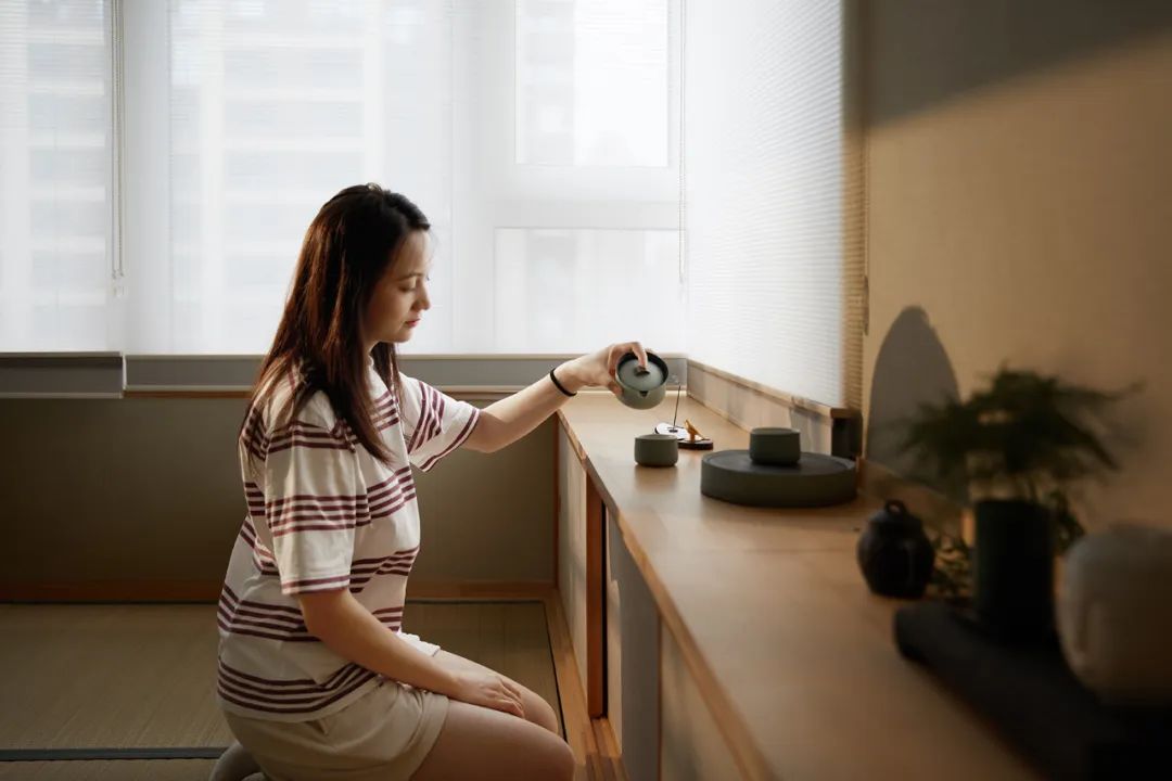 小兩口住躍層還能裝出溫度？細節精準把控詮釋大而不空