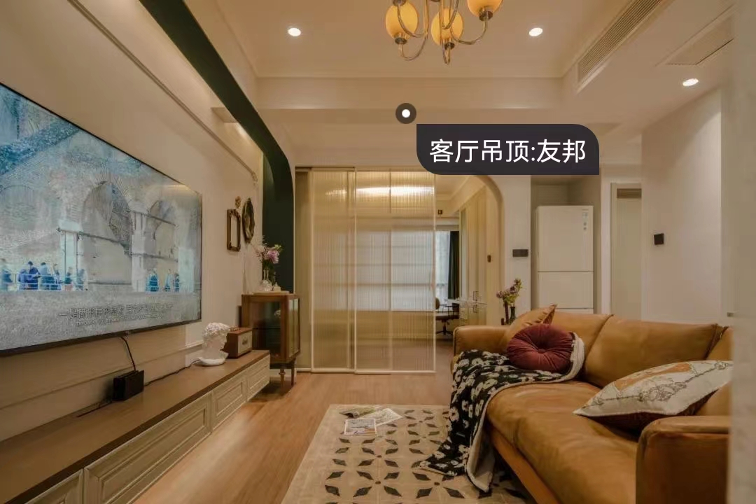 空間放大術丨兩倍客廳，三倍公區，只因她家破墻為“鏡”