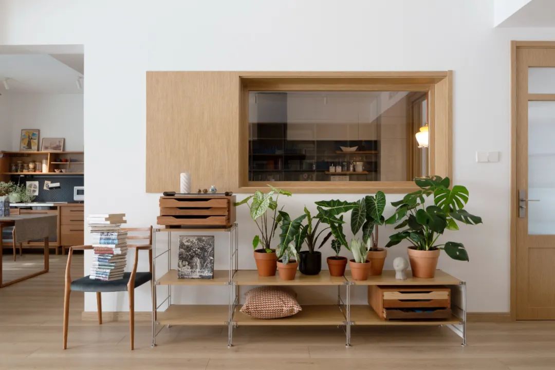 「歸隱」夫妻的都市“陋室”，慵懶原木藏書閣，宅不夠！