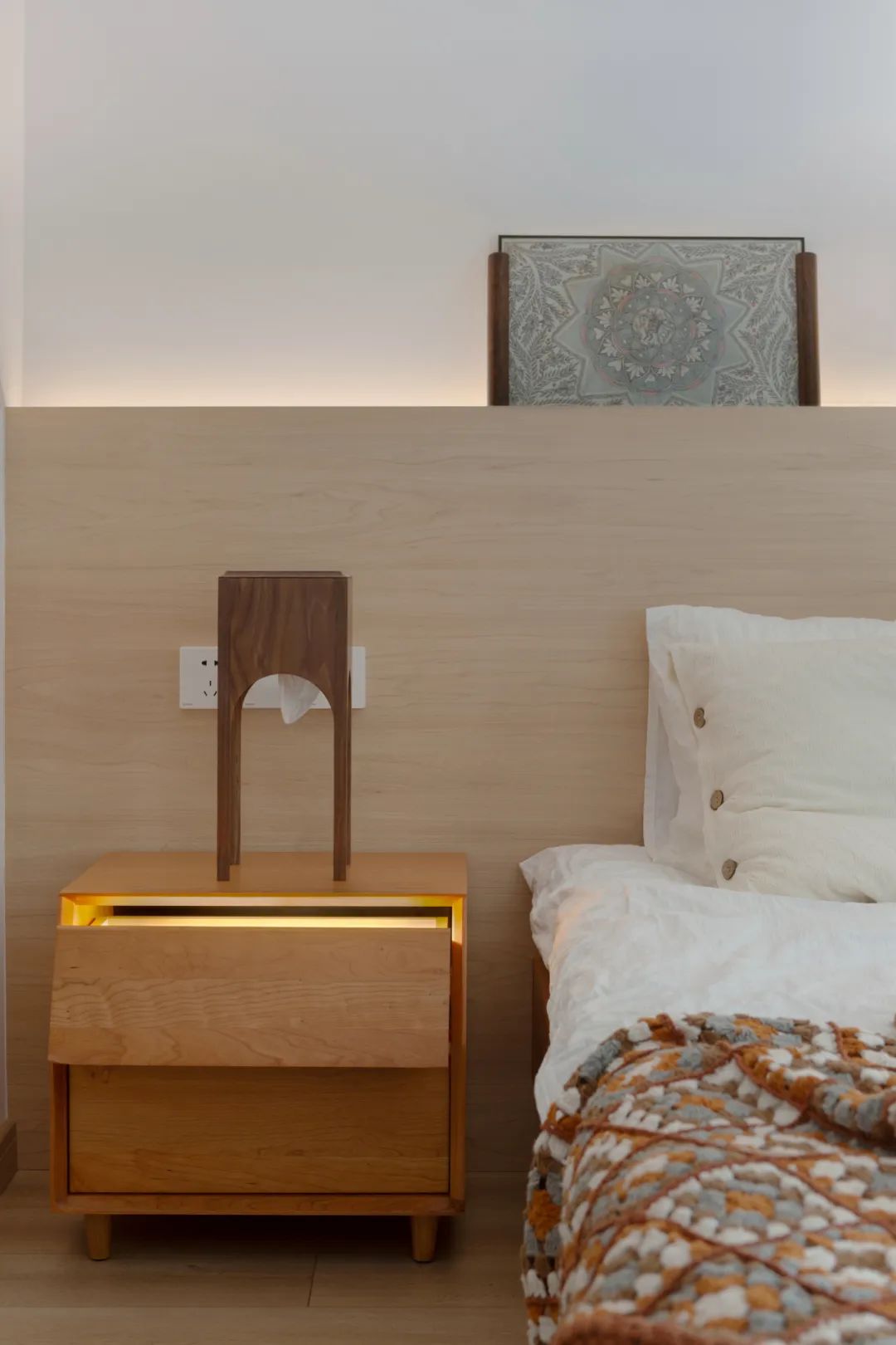 「歸隱」夫妻的都市“陋室”，慵懶原木藏書閣，宅不夠！