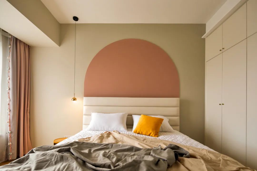 復(fù)式房必看丨樓梯下做玄關(guān)柜+次臥改成閱讀角，豪宅范