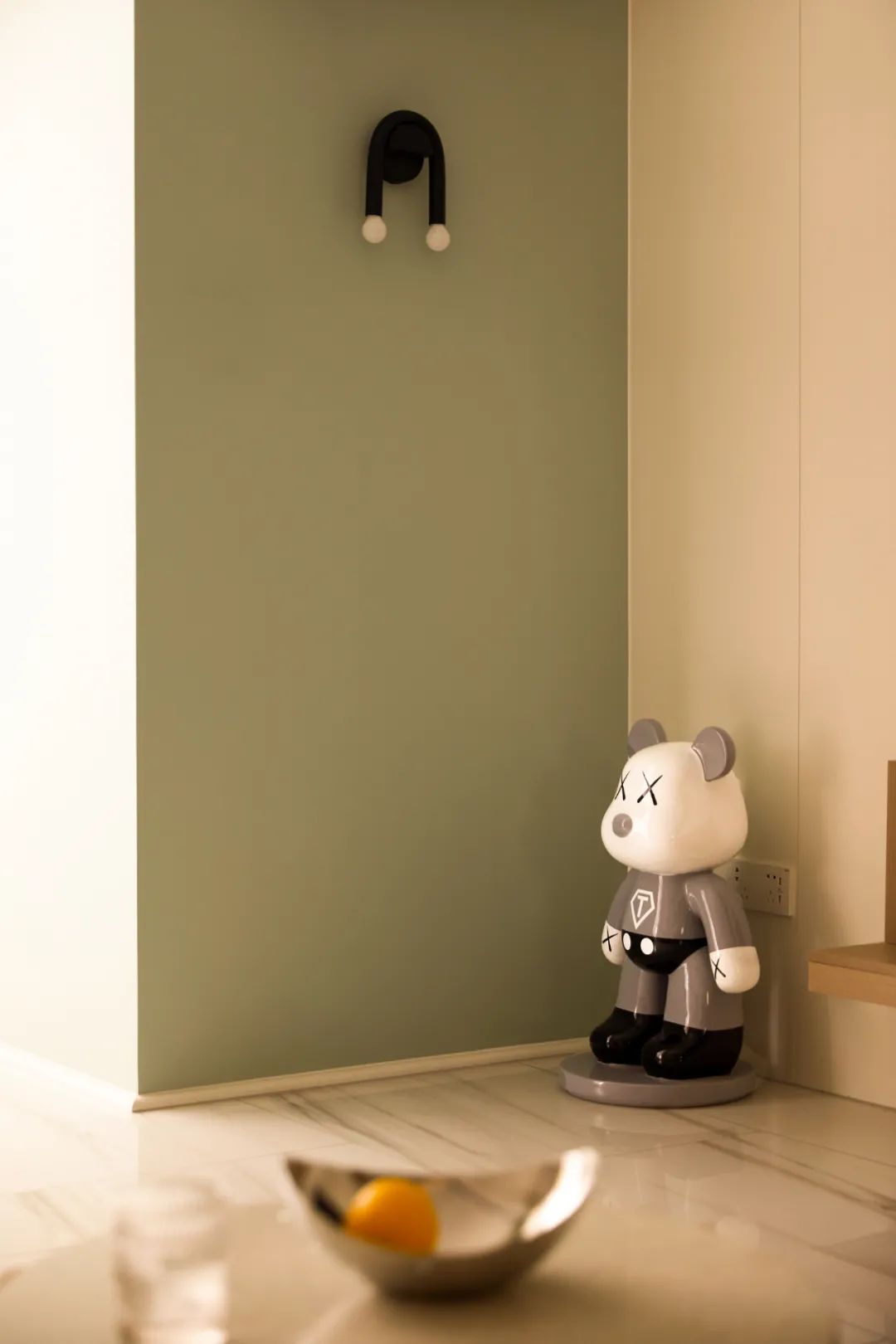 復(fù)式房必看丨樓梯下做玄關(guān)柜+次臥改成閱讀角，豪宅范