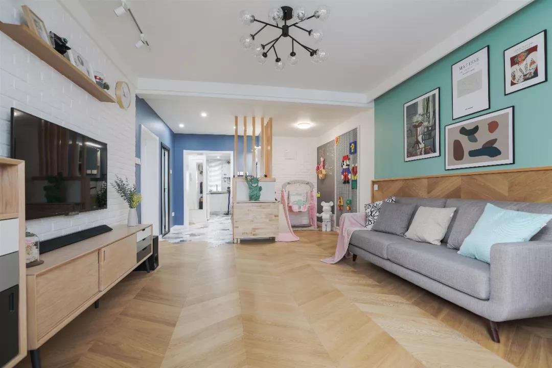 82㎡兩居利用率100%，為毛孩打造游樂場，自己的空間一點不少	